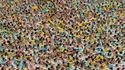 Crown of people